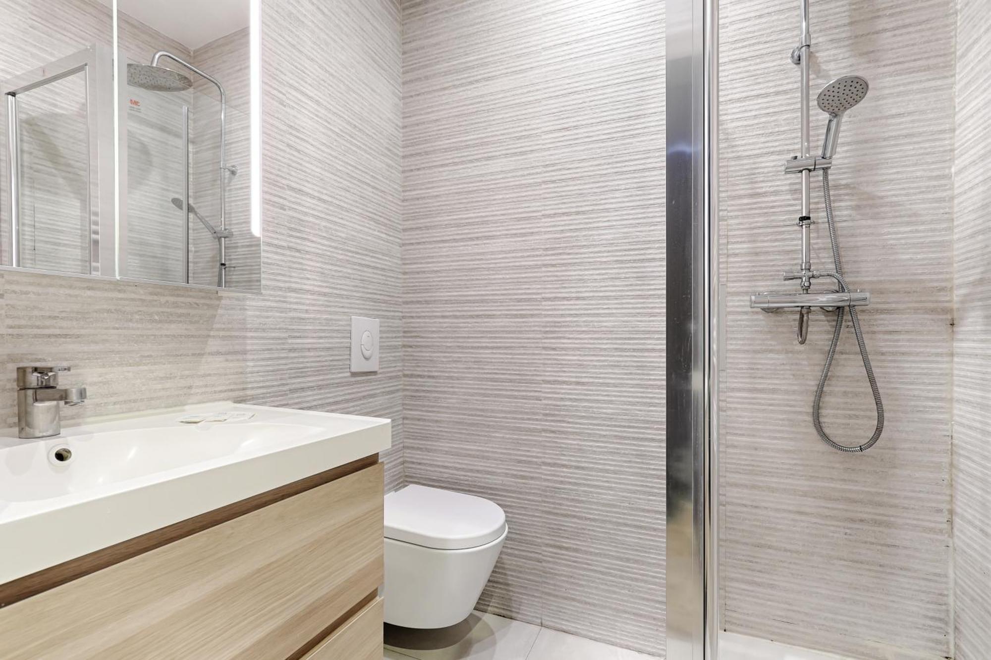 Appartement De Charme 2Br Canal Saint Martin Париж Екстериор снимка
